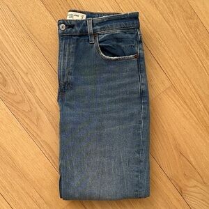 Abercrombie & Fitch Curve Love Mom Jeans